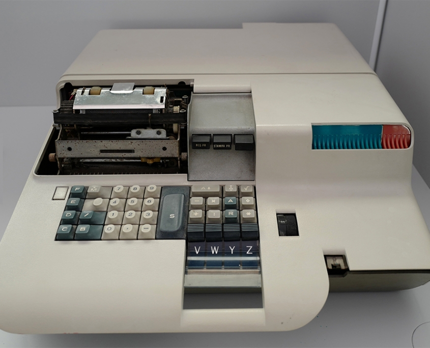 Olivetti P101 presente in AdZMuseo ed utilizzata nella didattica dell'ITIS Zuccante.